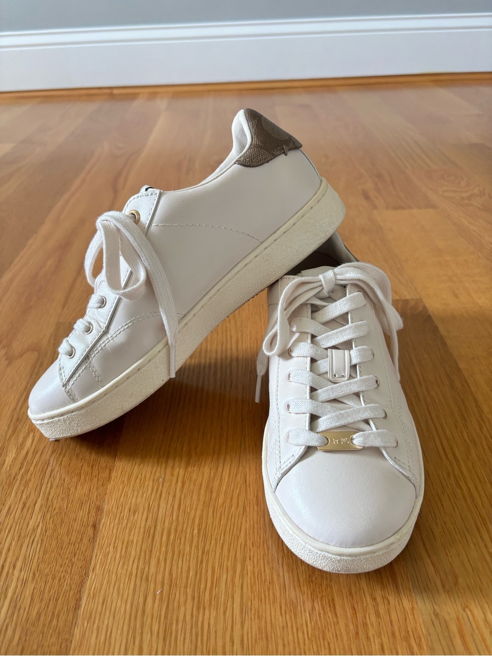 Coach White Leather Signature C Low Top Sneakers Gold Women’s Size 6